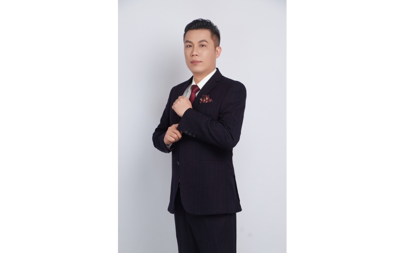 至和商务 个金兼直营部 负责人  钟华